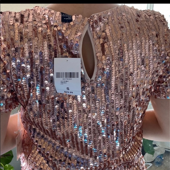 shiny top - Picture 3 of 3